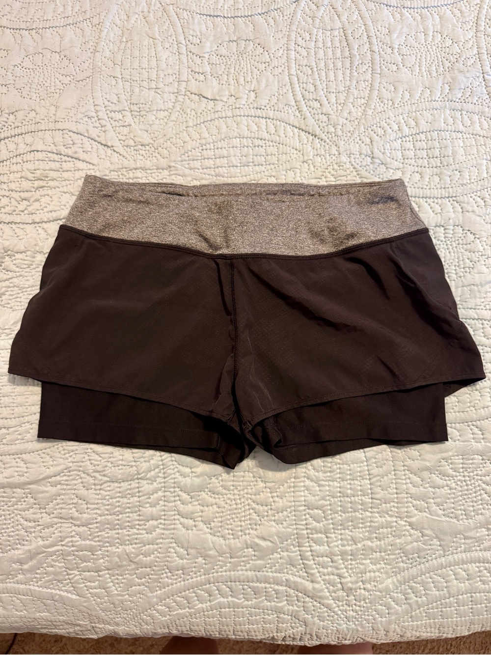 Running/athletic shorts